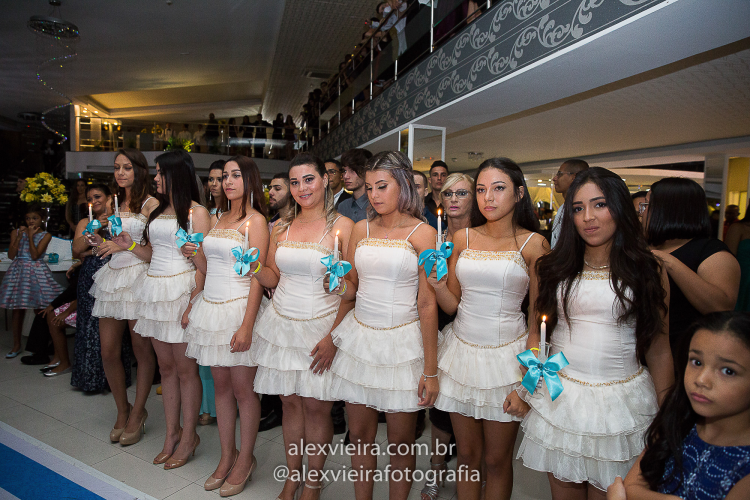 Salão com Buffet para Debutante | Buffet Evian Eventos Salão com Buffet para Debutante | Buffet Evian Eventos