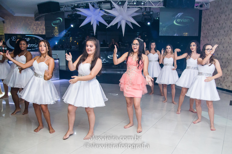 Salão para Festa de Debutante | Buffet Evian Eventos Salão para Festa de Debutante | Buffet Evian Eventos